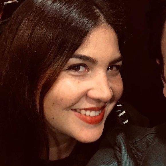 Meet your Posher, Lauren - Picture 3 of 3